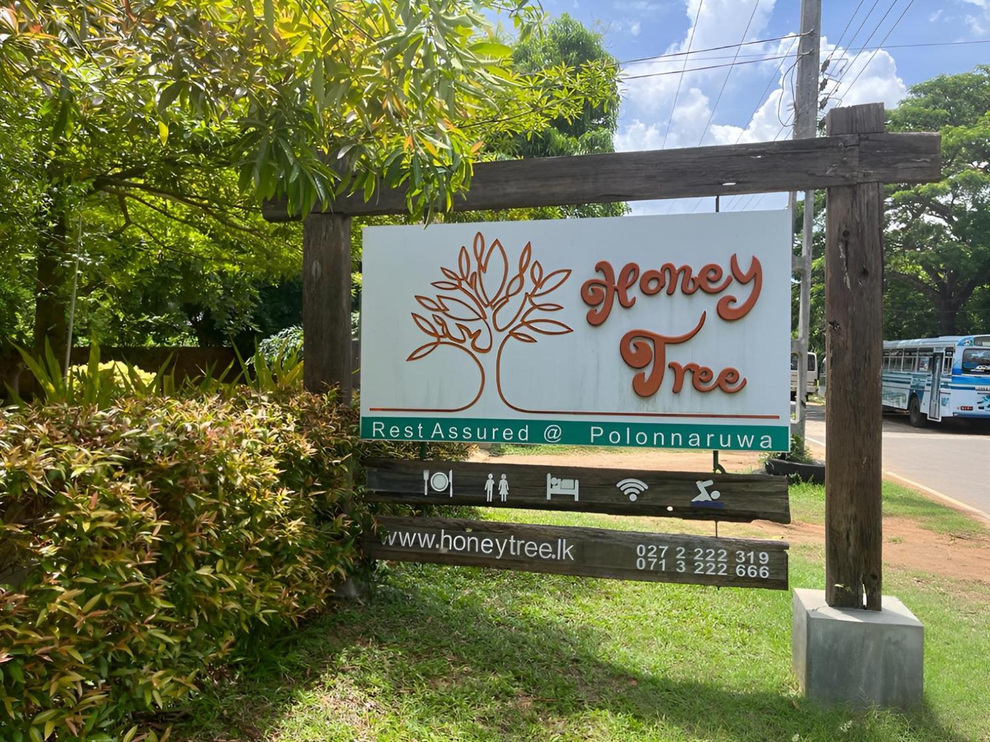 Honey Tree Polonnaruwa Hotell Exteriör bild